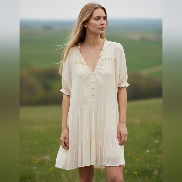 Old Navy Dresses & Skirts - Old Navy Ivory Textured dress
